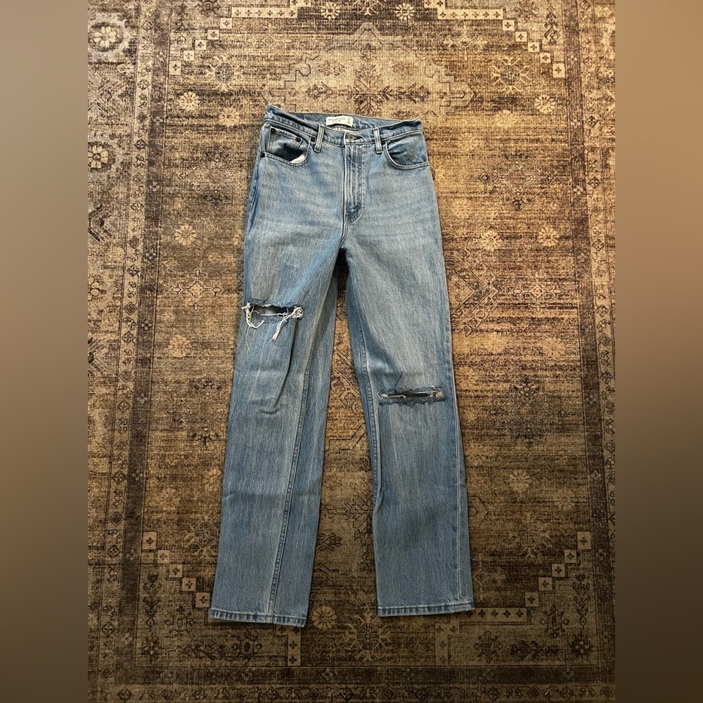 Abercrombie & Fitch
The 90s Straight Ultra High Rise 4 R - Picture 2 of 5